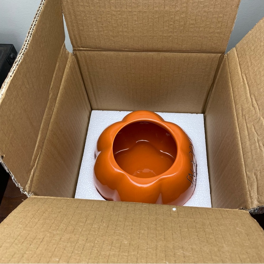 Rae Dunn SNOOPY’S SNACKS Pumpkin Canister, NIB - Picture 6 of 16